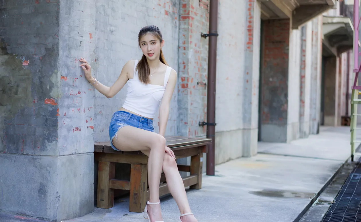 [Mzsock] NO.186 Jin Yunqiao’s midriff-revealing denim shorts cool and beautiful legs street photography#[47P]-47